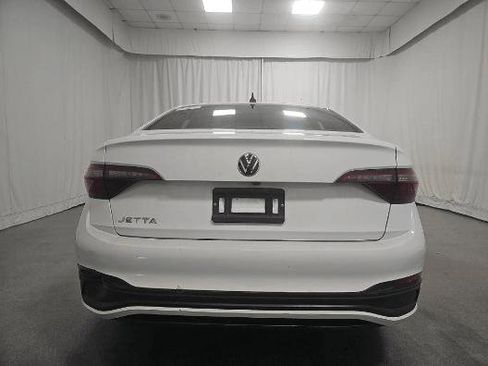 Used 2024 Volkswagen Jetta Sport FWD image 7