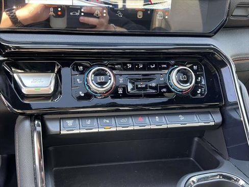 Used 2024 GMC Sierra 2500 AT4 w/ AT4 Premium Plus Package image 35