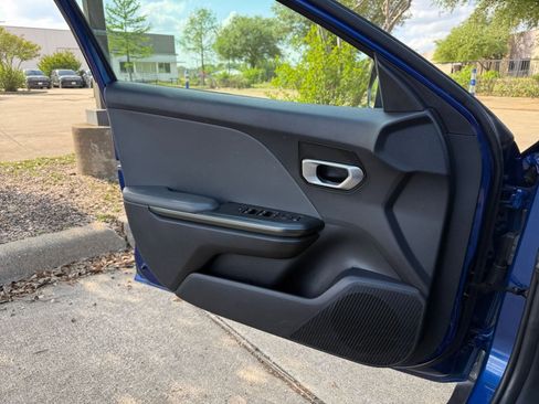 Used 2025 Kia K4 LXS image 18