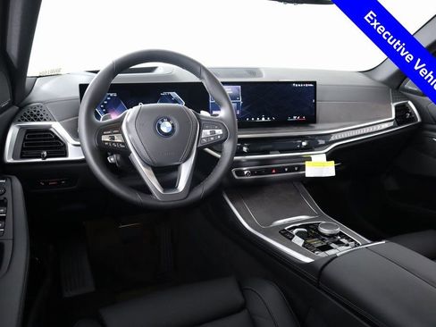 New 2025 BMW X5 xDrive50e w/ Premium Package image 2