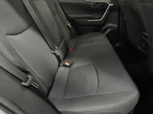 Used 2021 Toyota RAV4 LE image 19