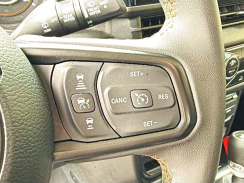 Used 2024 Jeep Wrangler Unlimited Sport AWD/4WD image 38
