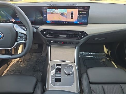 Used 2025 BMW 330i Sedan image 11