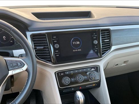 Certified 2023 Volkswagen Atlas SE image 5