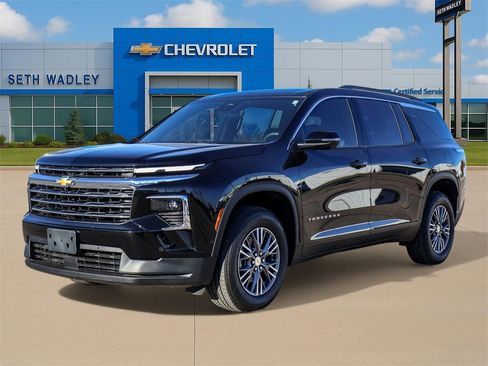 Used 2026 Chevrolet Traverse LT w/ Enhanced Driving Package image 3