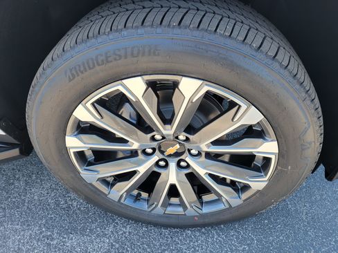 New 2026 Chevrolet Suburban High Country RWD image 44