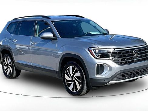 Certified 2025 Volkswagen Atlas SE AWD/4WD image 1