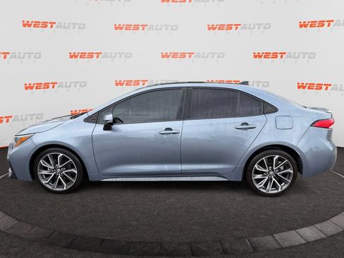 Used 2022 Toyota Corolla SE w/ SE Premium Package FWD image 2