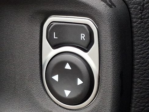 Used 2024 Jeep Wrangler Unlimited Sahara AWD/4WD image 26