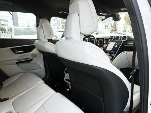 Used 2023 Mercedes-Benz GLC 300 4MATIC image 27