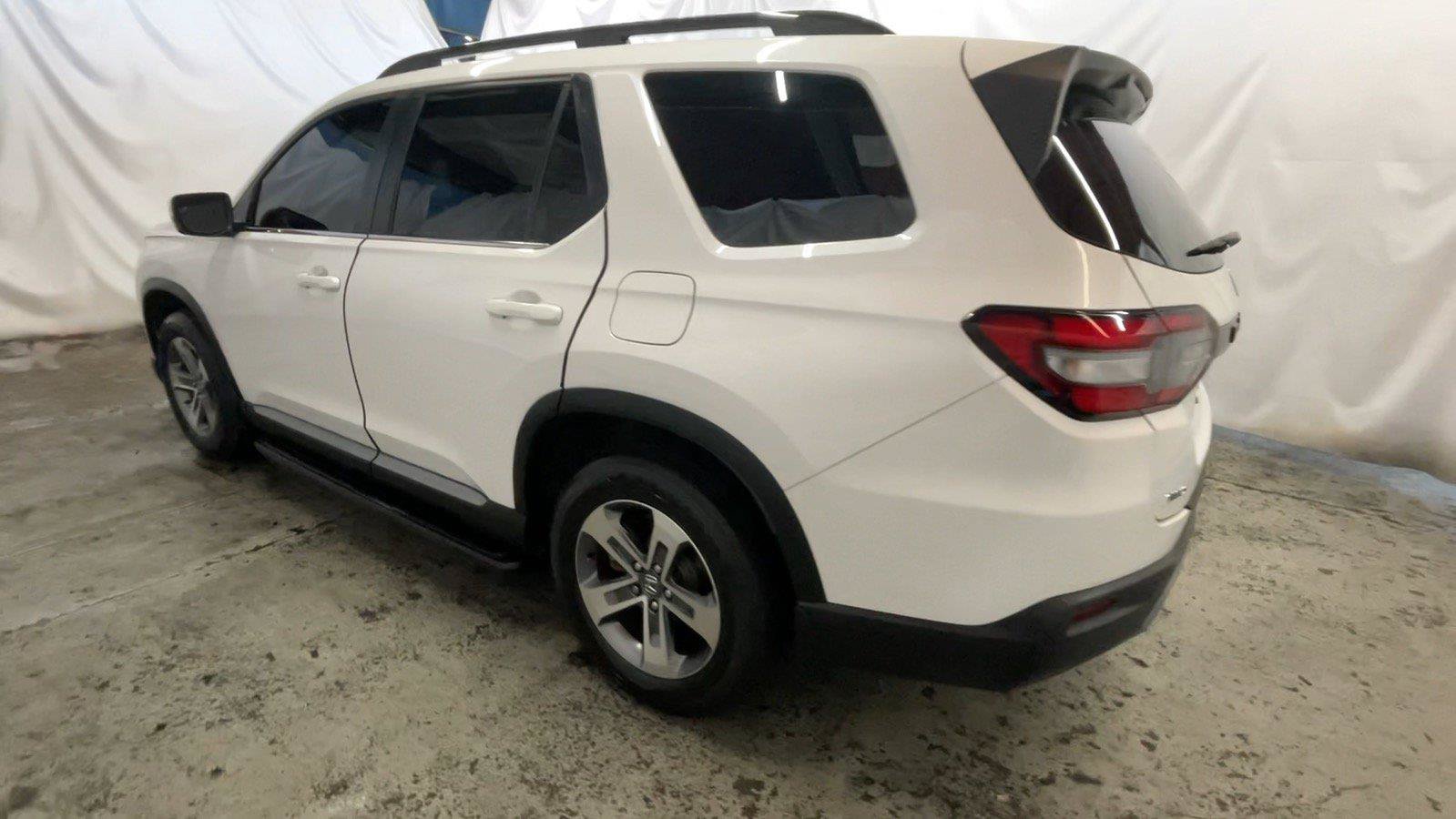 Certified 2024 Honda Pilot EX-L image 10
