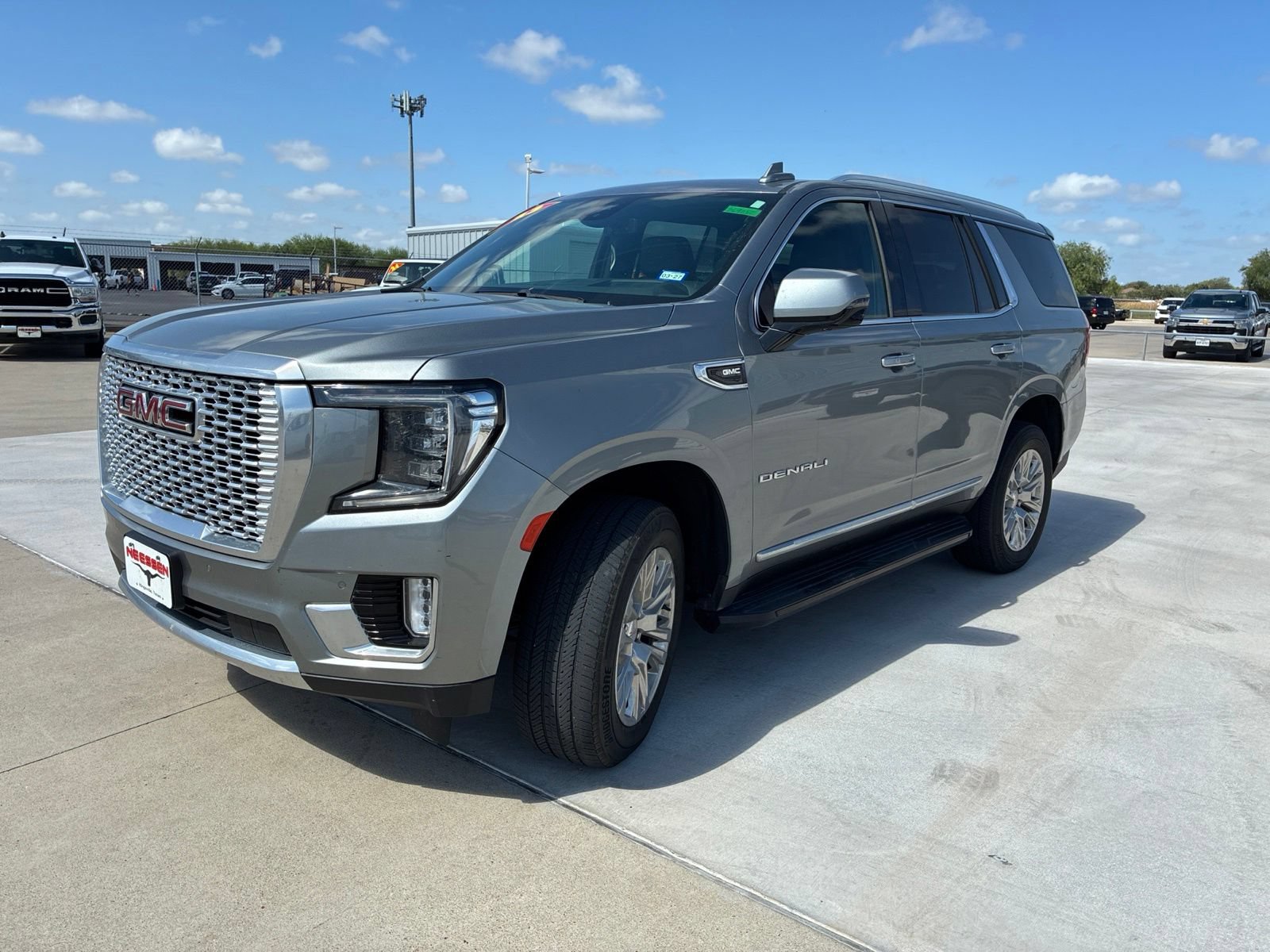 Used 2023 GMC Yukon Denali RWD image 7