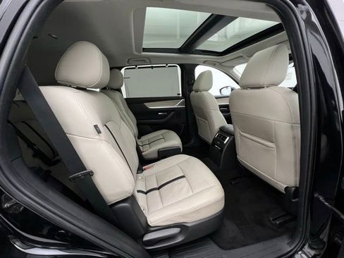 Used 2024 MAZDA CX-90 Plug-In Hybrid w/ Premium Pkg image 38