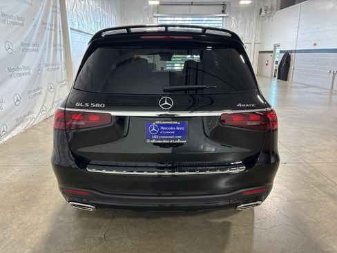 New 2026 Mercedes-Benz GLS 580 4MATIC image 4