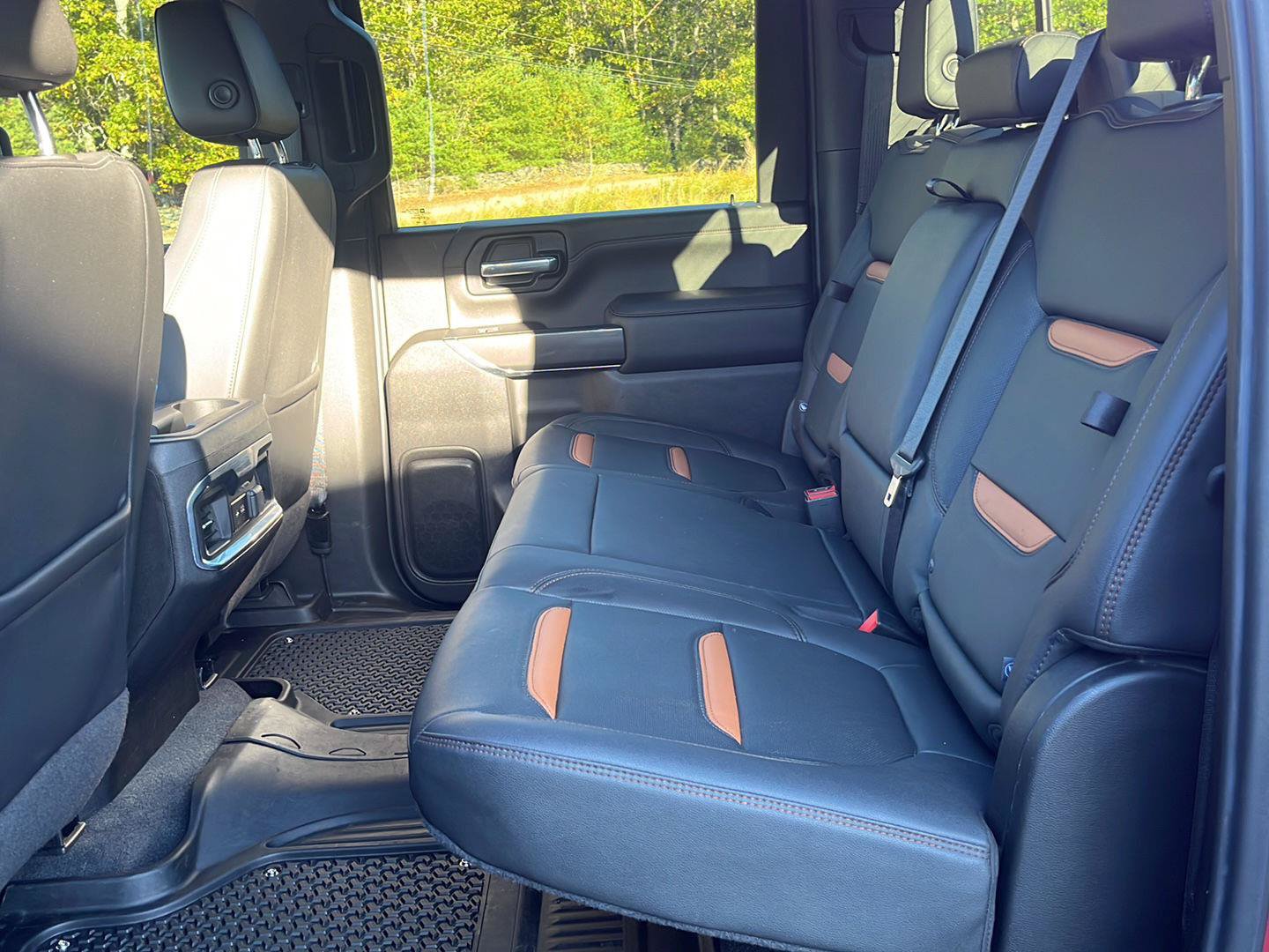 Used 2022 GMC Sierra 2500 AT4 w/ AT4 Preferred Package AWD/4WD image 12