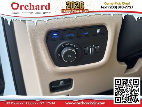 Used 2022 Jeep Grand Cherokee Limited 4xe image 39