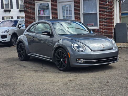 Used 2012 Volkswagen Beetle 2.0T image 1