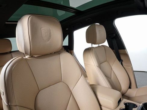 New 2026 Porsche Macan image 23