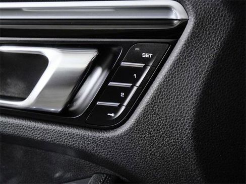 Used 2017 Porsche Macan S image 28