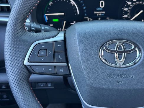 Used 2024 Toyota Sienna XSE w/ XSE Premium Package image 22