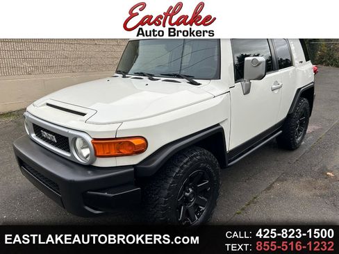 Used 2014 Toyota FJ Cruiser 4WD w/ Upgrade Package image 1