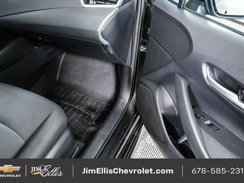 Used 2021 Toyota Corolla LE image 21