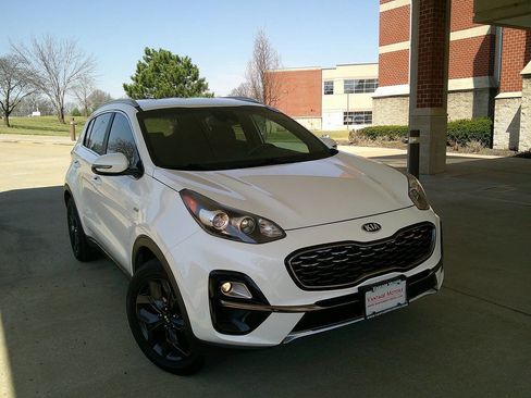 Used 2020 Kia Sportage S image 4