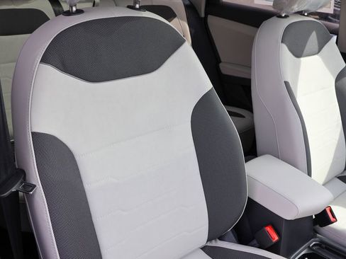 New 2025 Volkswagen Taos SE image 42