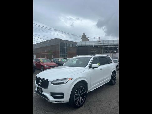 Used 2018 Volvo XC90 T6 Momentum w/ Convenience Package AWD/4WD image 1