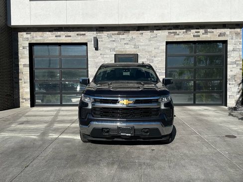 Used 2024 Chevrolet Silverado 1500 LT AWD/4WD image 7