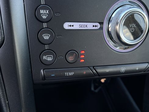 Used 2018 Ford Fusion Titanium image 25