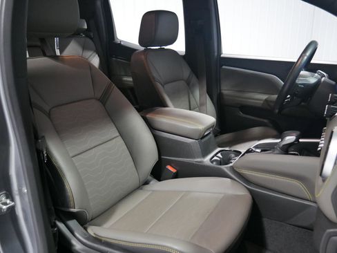 Used 2023 Chevrolet Colorado ZR2 w/ ZR2 Convenience Package III image 15