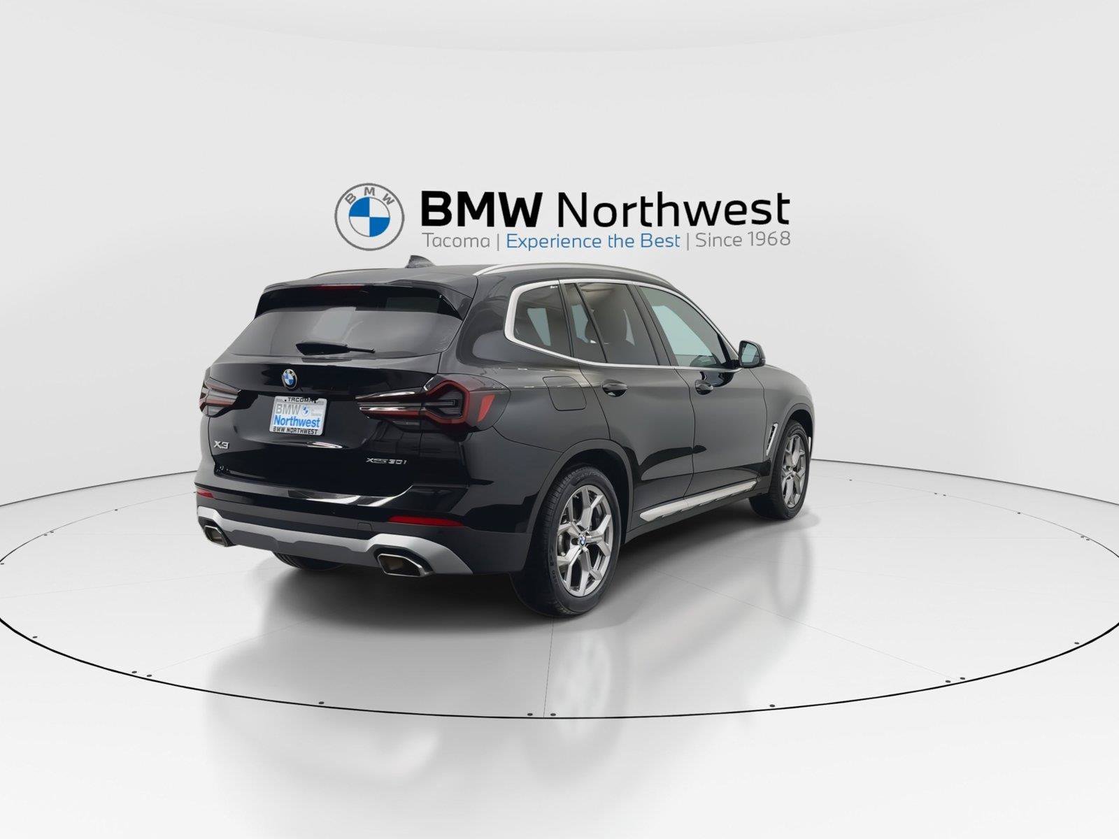 Used 2023 BMW X3 xDrive30i w/ Premium Package AWD/4WD image 3