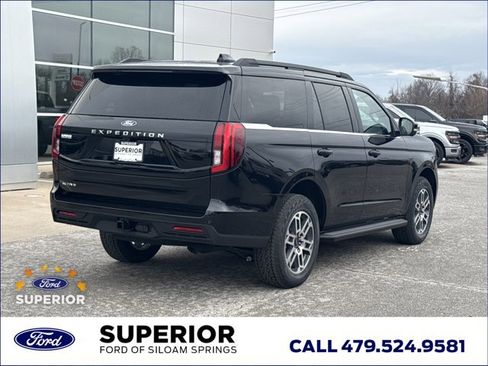 New 2026 Ford Expedition Active image 3