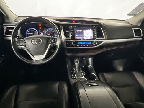 Used 2019 Toyota Highlander XLE image 30