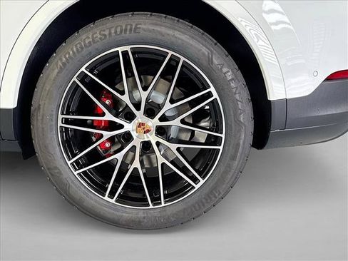 Used 2026 Porsche Cayenne S AWD/4WD image 24