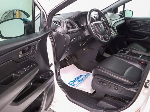 Used 2024 Honda Odyssey Sport image 3