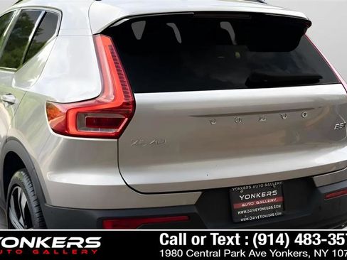 Used 2023 Volvo XC40 B5 Ultimate w/ Protection Package Premier image 6