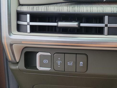 Certified 2025 Hyundai Santa Fe Calligraphy AWD/4WD image 12