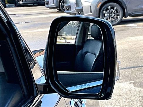 Certified 2017 INFINITI QX80 4WD w/ Driver Assistance Package image 23