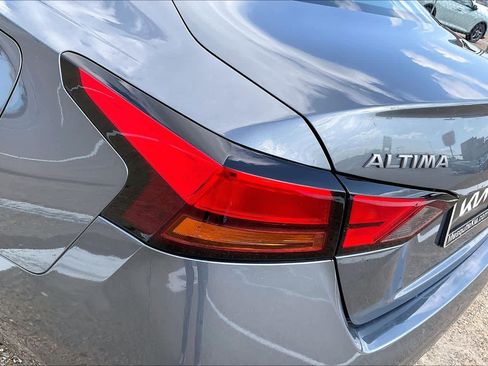 Used 2025 Nissan Altima 2.5 SV FWD image 29