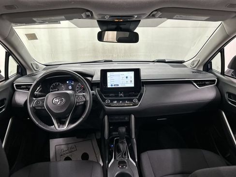 Used 2024 Toyota Corolla Cross LE w/ Moonroof Package AWD/4WD image 18