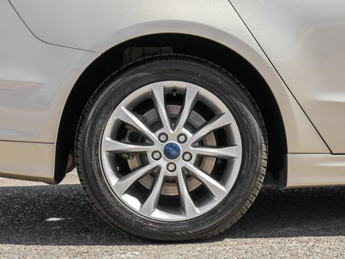 Certified 2018 Ford Fusion Energi Platinum FWD image 12