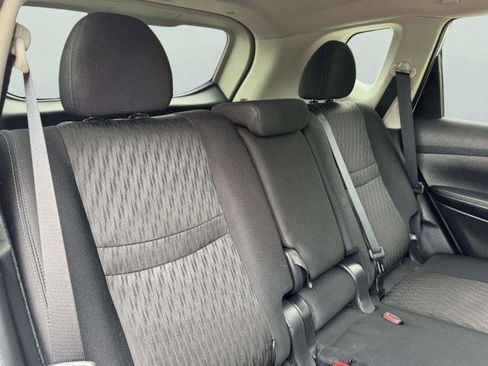 Used 2019 Nissan Rogue SV FWD image 50