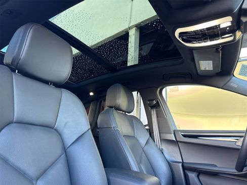 Used 2025 Porsche Macan image 19