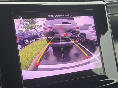 Used 2025 Jeep Grand Cherokee L Laredo w/ Luxury Tech Group I image 4