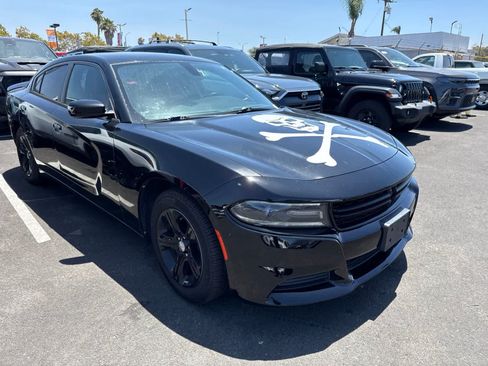 Used 2018 Dodge Charger SXT RWD image 9