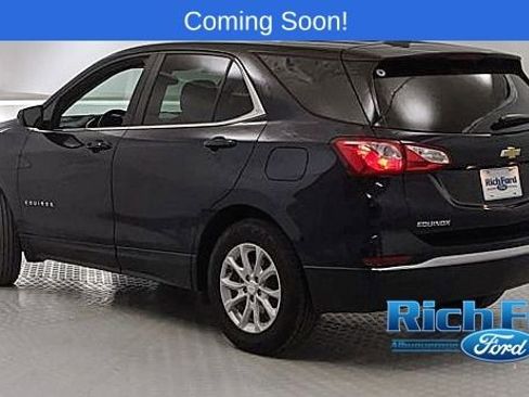 Used 2021 Chevrolet Equinox LT w/ Driver Convenience Package image 4