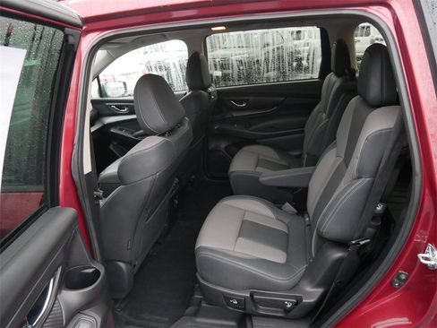 Used 2022 Subaru Ascent Onyx Edition image 11