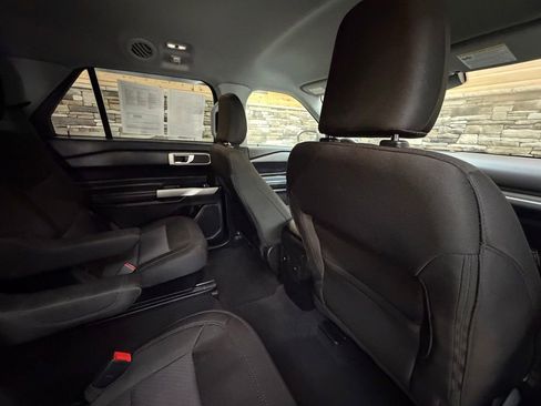 Used 2023 Ford Explorer XLT image 29